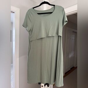 Kindred bravely maternity/nursing green lounge dress. Size large. With pockets!